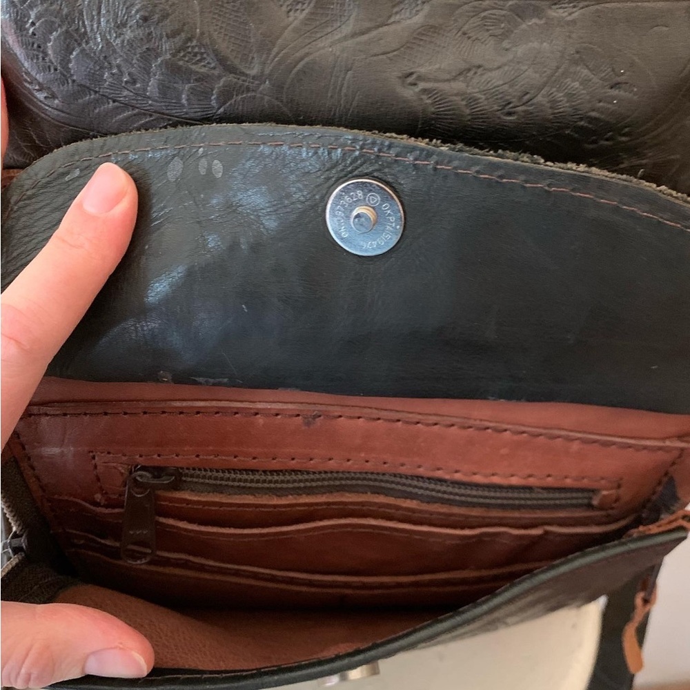 Vintage embossed leather camera bag - Picture 8 of 9